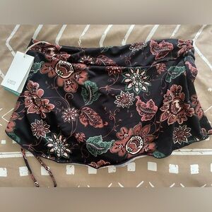 Carve designs swim skirt Taj size medium new with tags